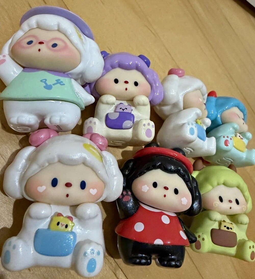 Sanrio 7pc Mini Figurine Set Hello Kitty My Melody Kuromi Cinnamoroll Plastic